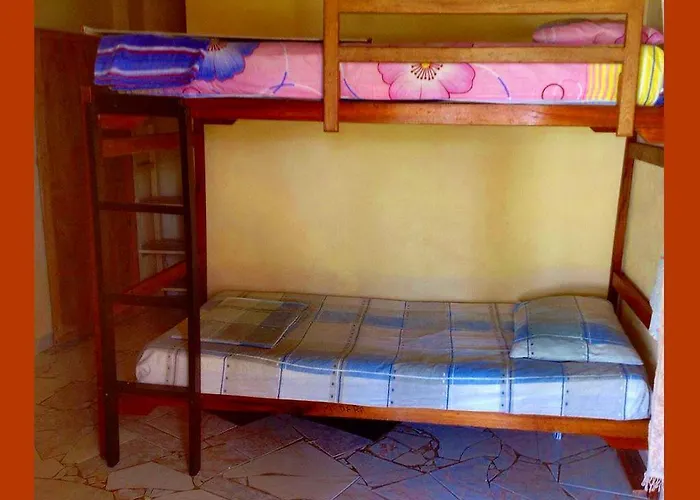 Yellow Moon Guesthouse & Apartments